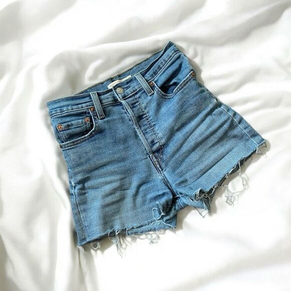 Levi’s Ribcage Cut Off Shorts Denim Jeans Light Wash 26” - Picture 1 of 9
